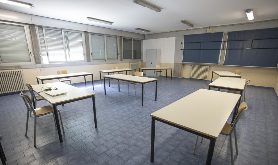 Modena Scuole superiori, sì agli orari “scaglionati” Entrata alle 8 e alle 9, uscita tra le 12 e le 14 