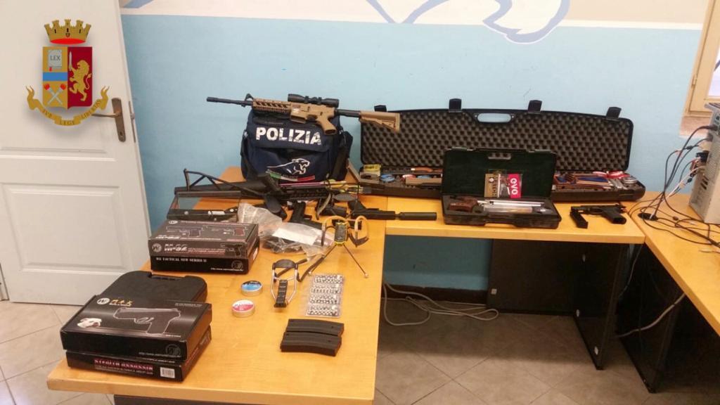Reggio Emilia, spara colpi ad aria compressa contro un camper e trasforma il Gattaglio in un poligono di tiro
