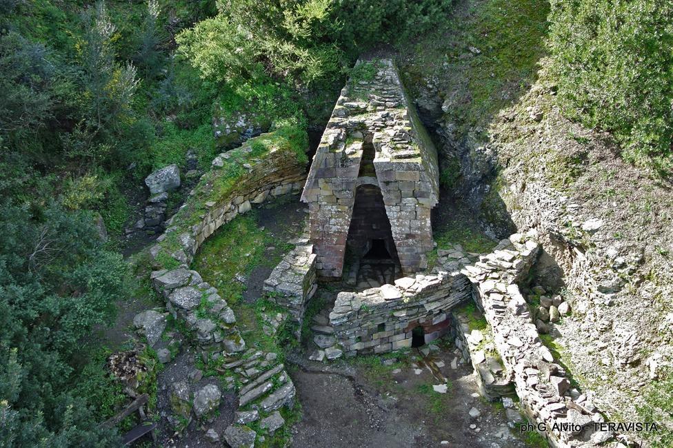 La fonte nuragica di Su Tempiesu