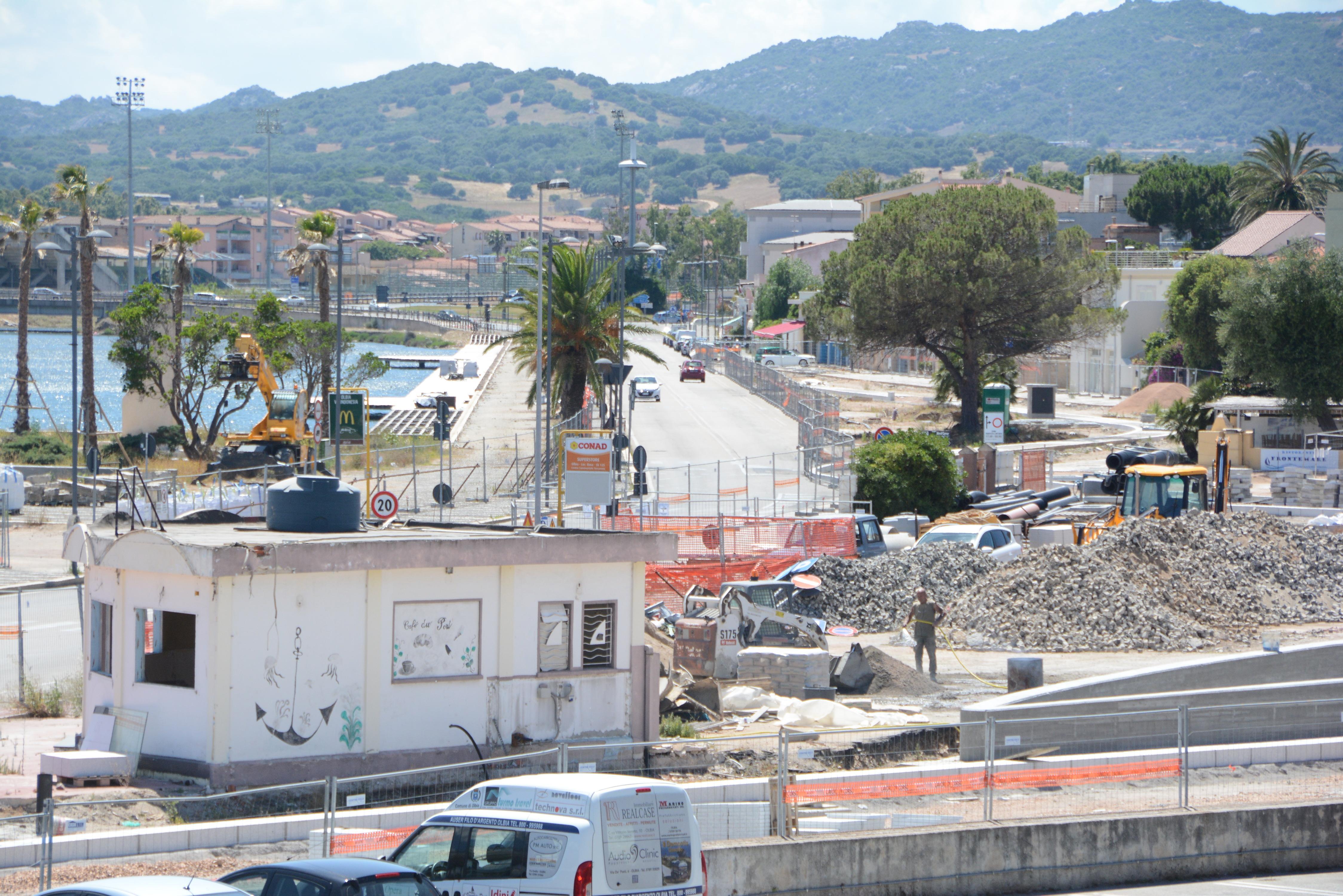 Cantiere sul lungomare di Olbia