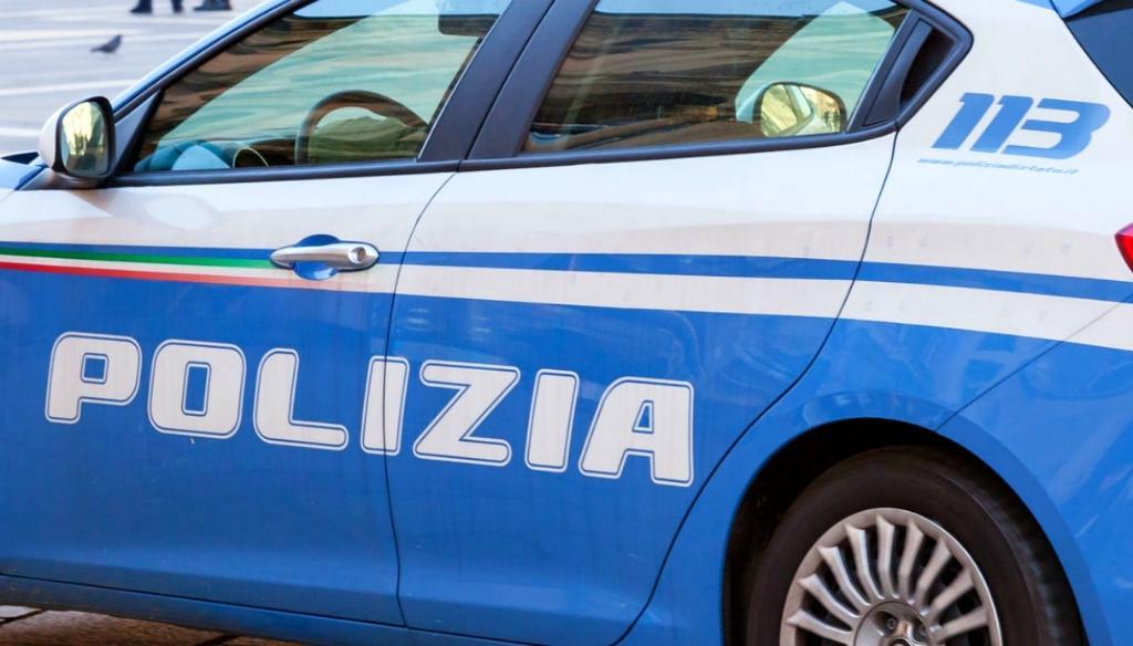 Abusano di una quindicenne: in tre nella lente della procura