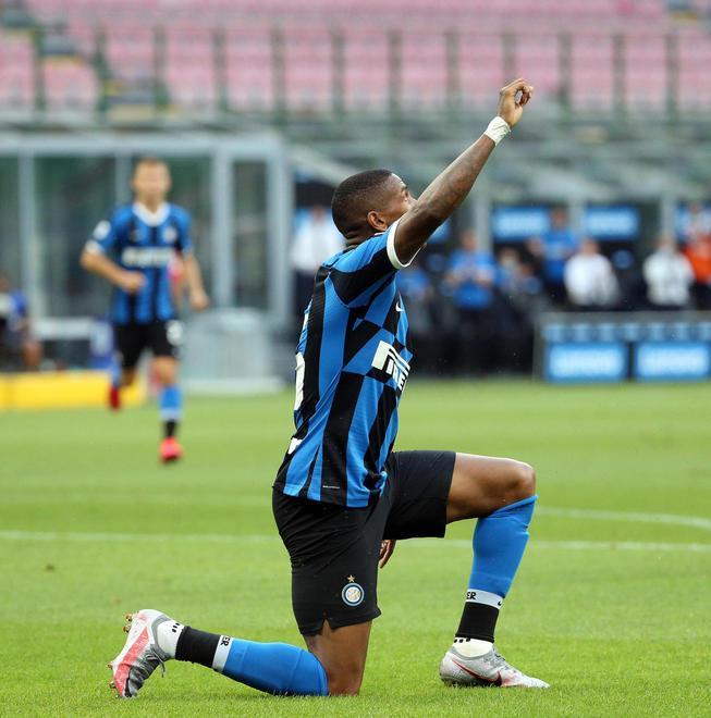Inter, passeggiata sulle macerie del Brescia 