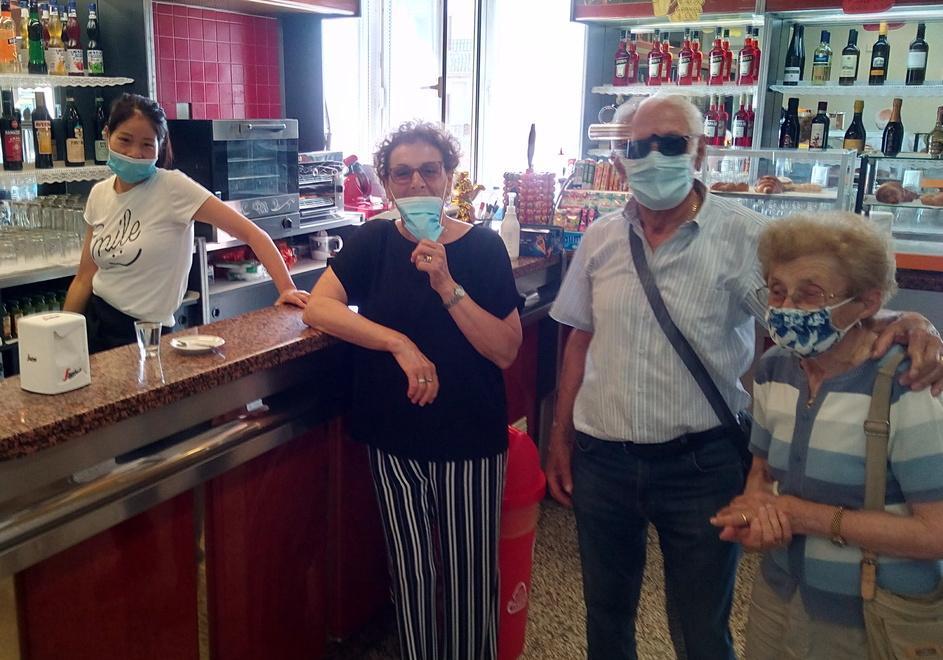 Lo storico bar ha riaperto 
