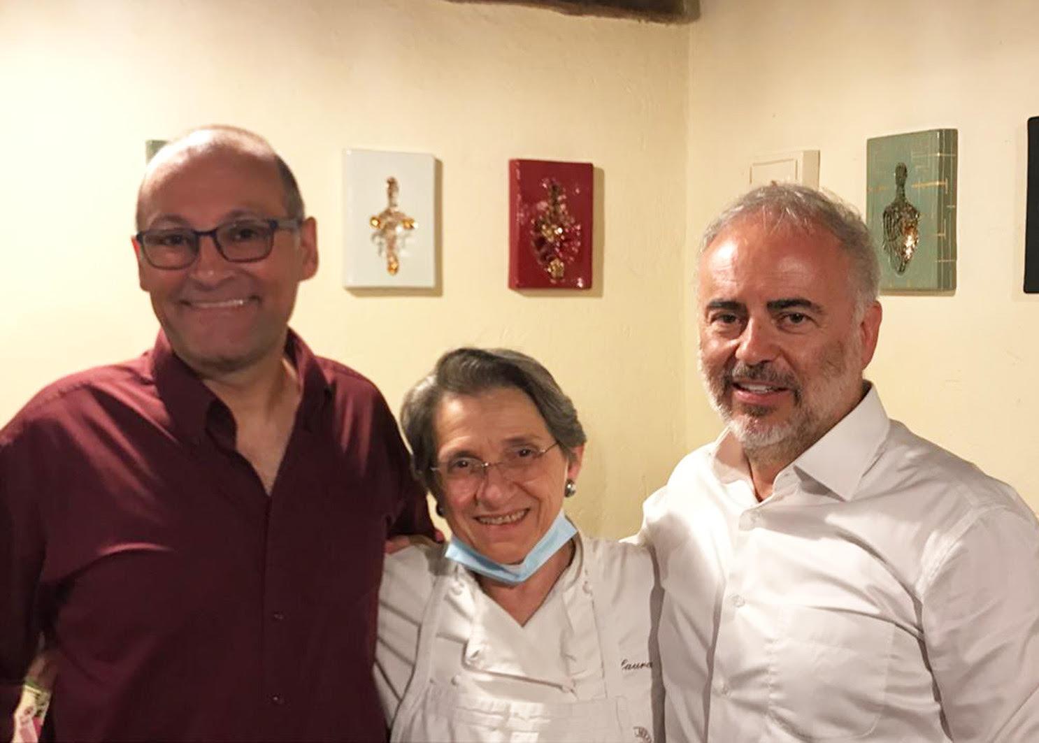 Giovanni Ruggiero, la signora Laura Morandi dell’Hosteria Giusti e il consulente della casa d’aste Christie’s Marco Bertoli.