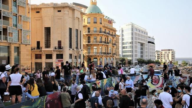 Libano: media, proteste popolari e blocchi stradali nel nord