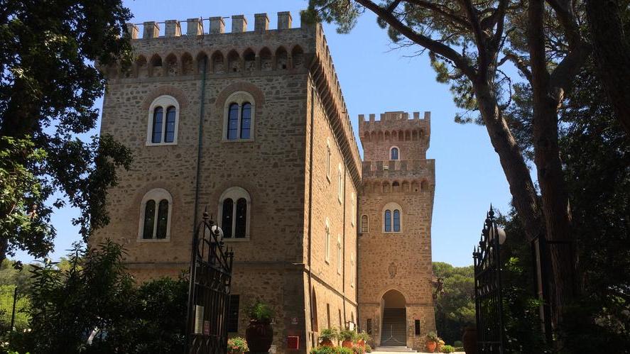 Una foto del castello Pasquini, nella cui area esterna si svolgerà il Castiglioncello Festival (foto Michele Falorni/Silvi)