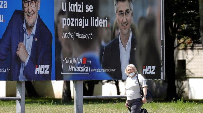 Croazia: fine campagna elettorale, parità destra-sinistra