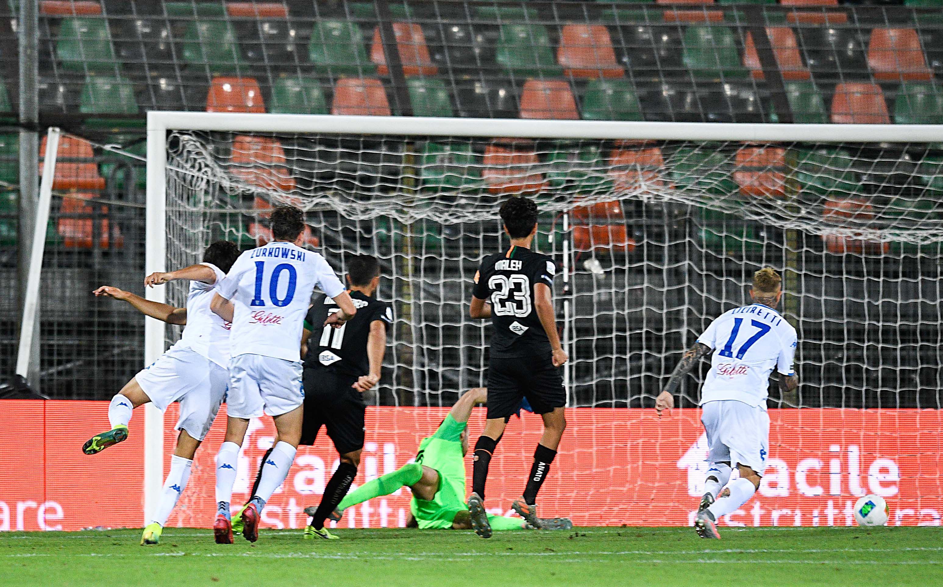 Il gol del vantaggio azzurro segnato da Mancuso (foto Empoli Fc)