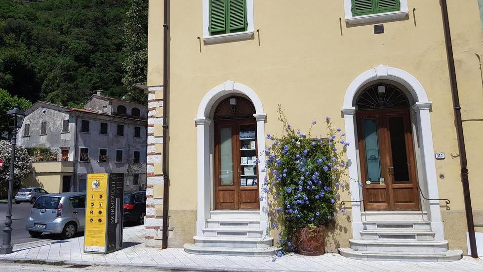 Chiudono tre locali e un centro estetico nel cuore di Seravezza