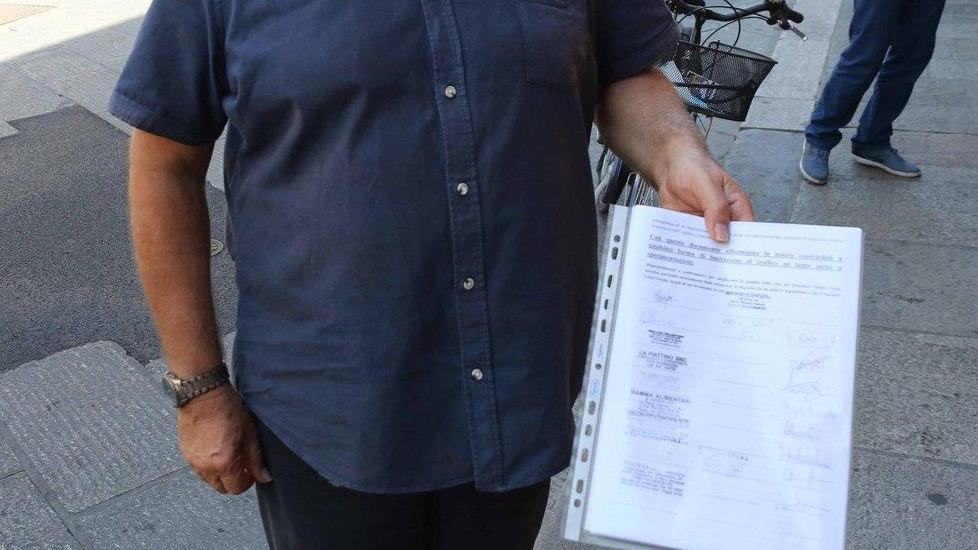 La petizione che fa arrabbiare l’assessore La protesta anticipa l’incontro di via Roma