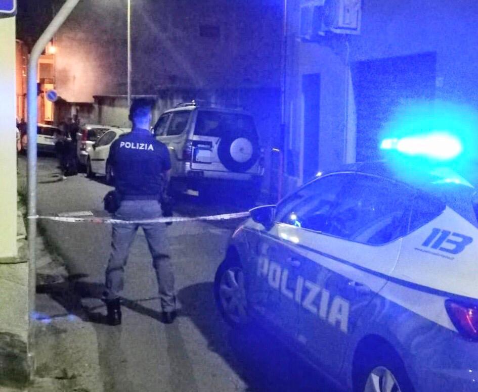 Elmas, bomba carta esplode davanti a una palazzina 