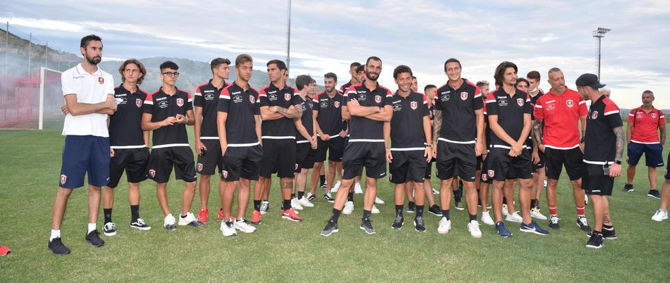 Il popolo biancorosso porta in trionfo il Grifone, premiati la società e i tifosi del Grosseto 
