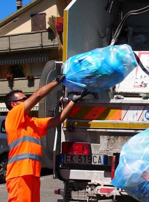 Tassa sui rifiuti scontata fino al 35% per le attività 