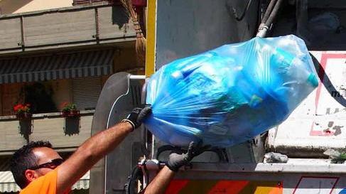 Tassa sui rifiuti scontata fino al 35% per le attività