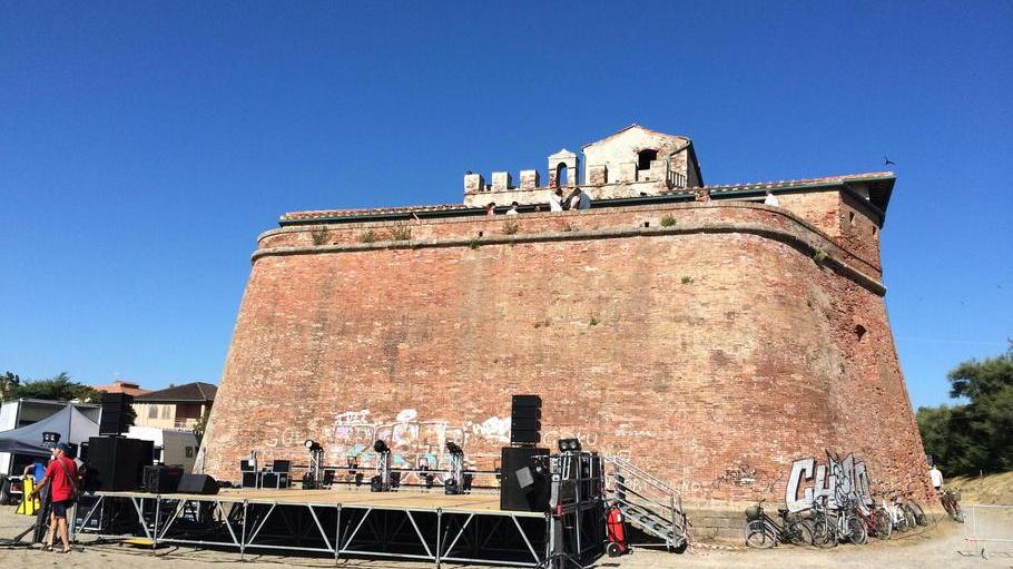 Il Forte che veglia sul mare è pronto ad aprire i bastioni