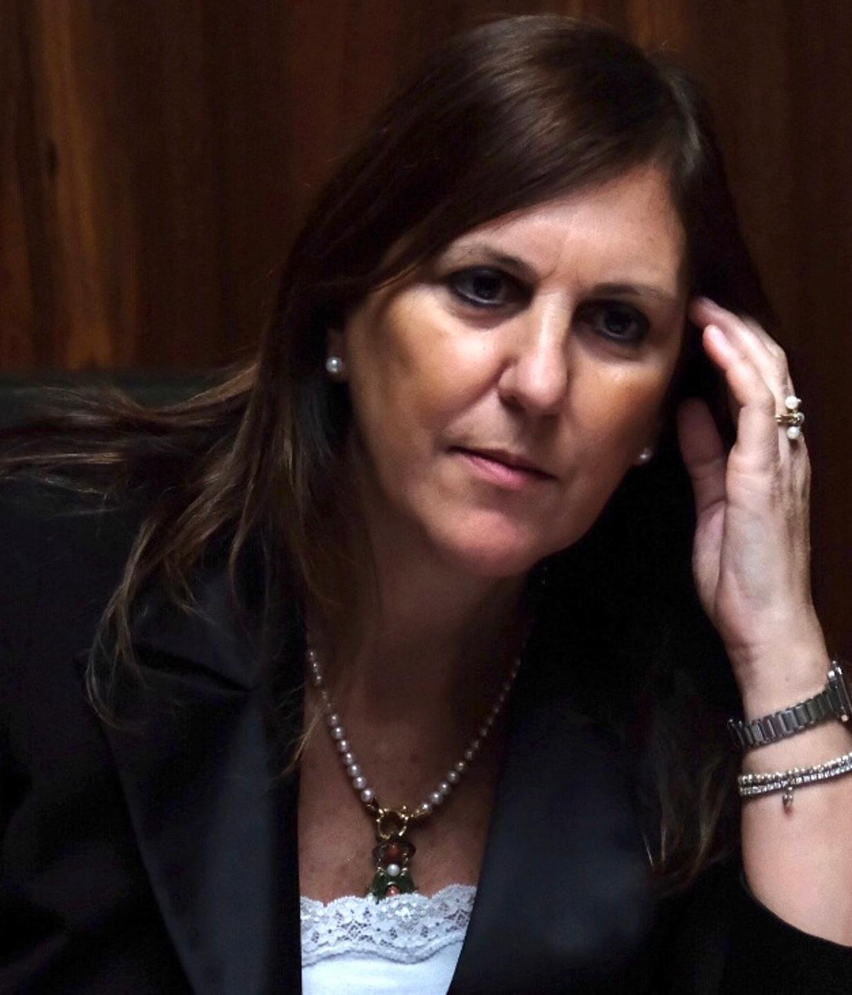 «Si torni a lavorare negli uffici» 