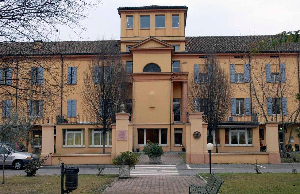Modena Tornata positiva anziana ospite di una Cra «Ora è al Policlinico» 