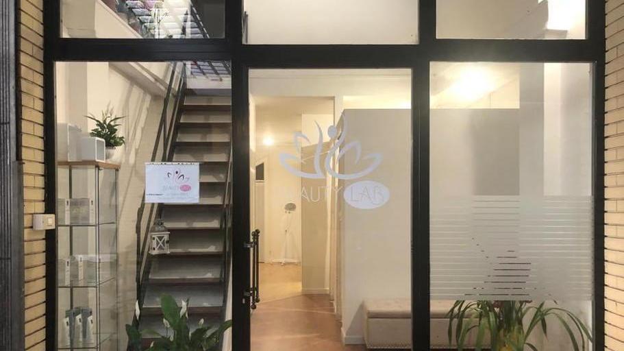 Al Beauty Lab la specialità è il massaggio e la cura dei piedi
