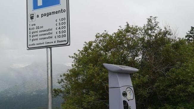 Apuane, il Cai boccia la sosta a pagamento per andare sui sentieri