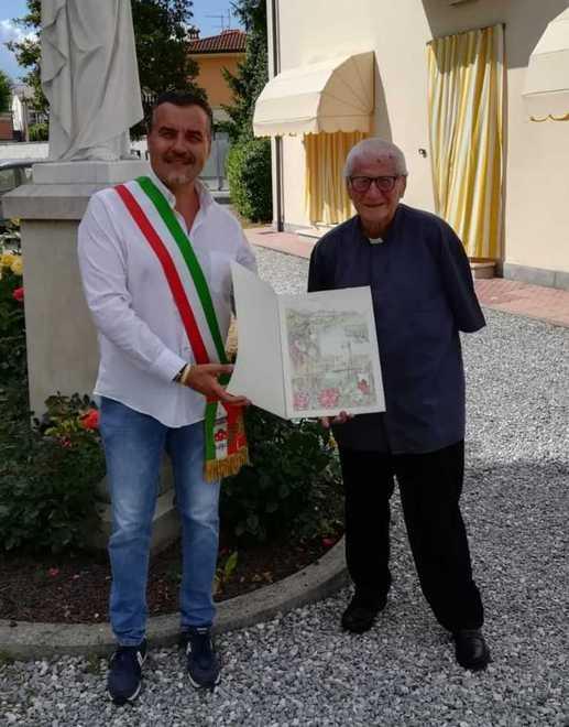 Don Arcangelo saluta Porcari A 91 anni (30 in paese) andrà a Roma