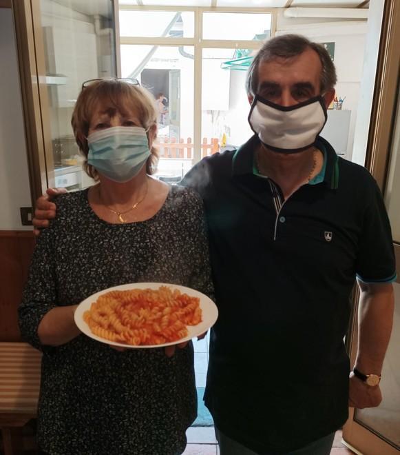 La Caritas vara il pranzo domenicale per i più bisognosi