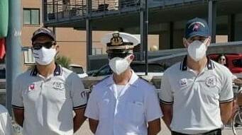 Incendio sul terrazzo Marinaio lo spegne