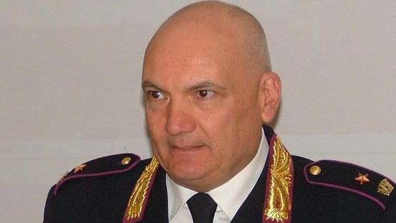 «Meglio assumere agenti invece degli steward»