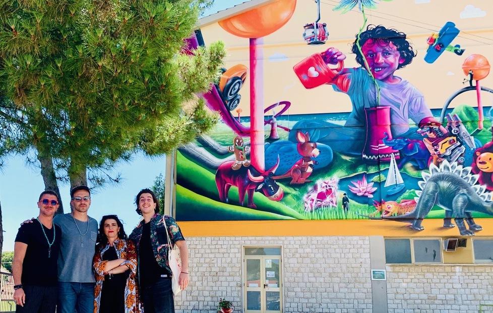 Arte, colori e idee dei ragazzi ecco il murale di Lopez Bruchi 