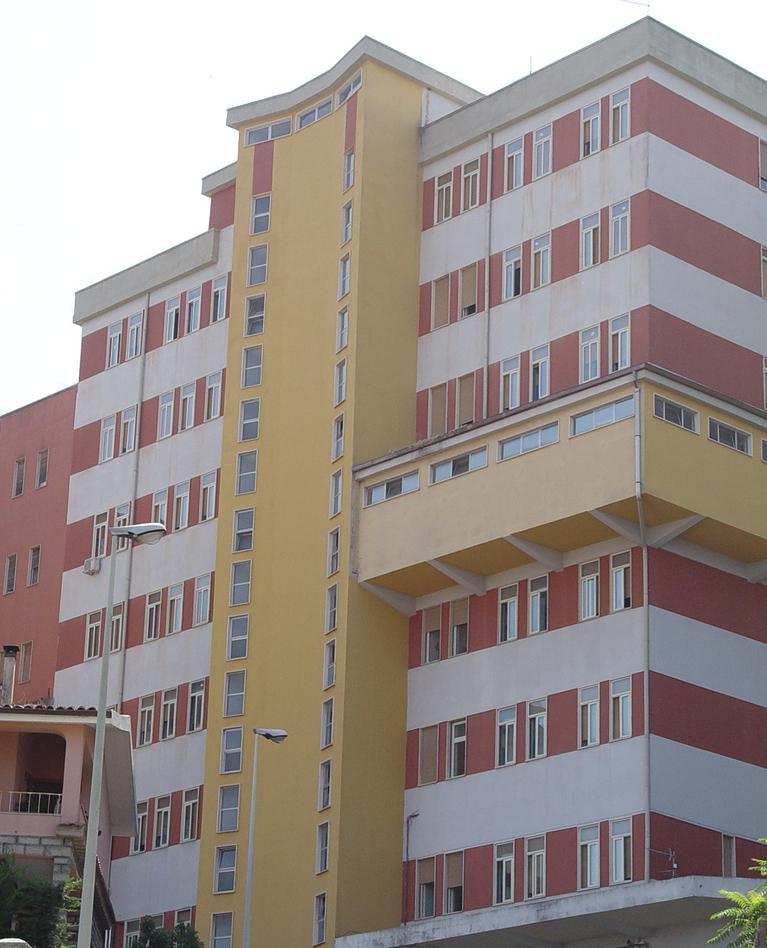 Tempio, chiuse le sale operatorie: c'è chi teme che non sia per mettere le piastrelle 