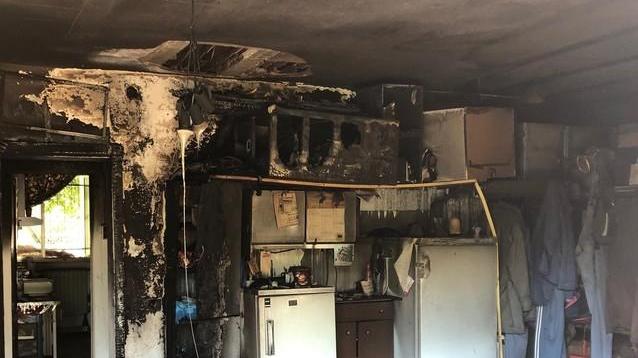 Ravarino. Garage in fiamme «Salvo sul balcone»