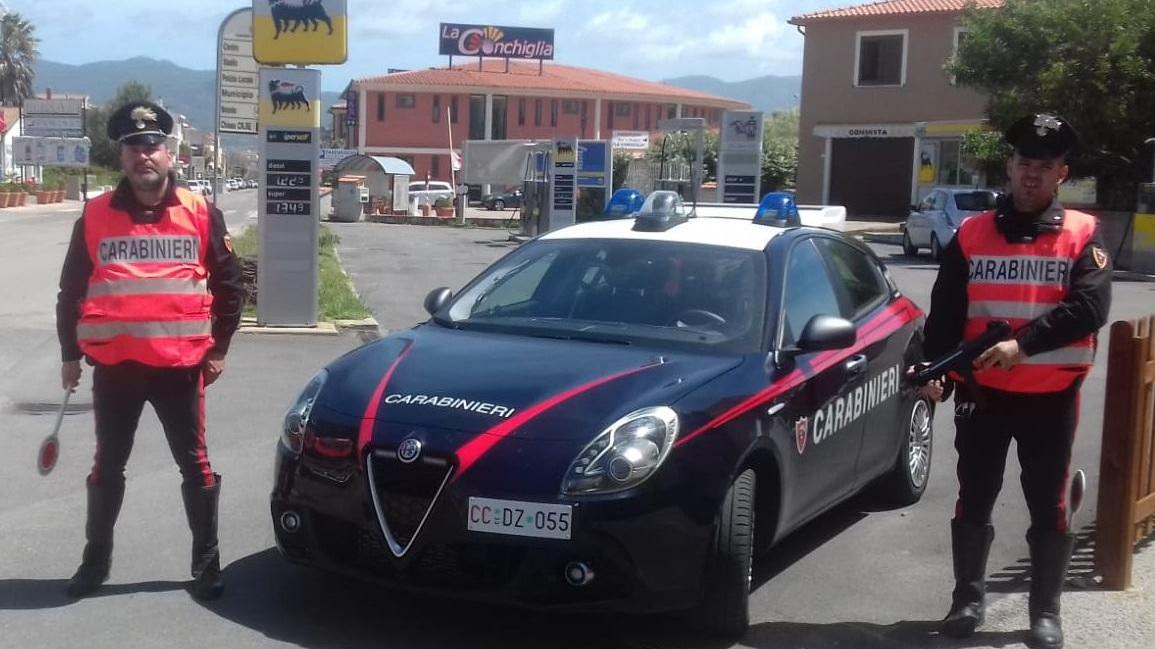 Valledoria, fuga dopo la rapina in supermercato: due arresti