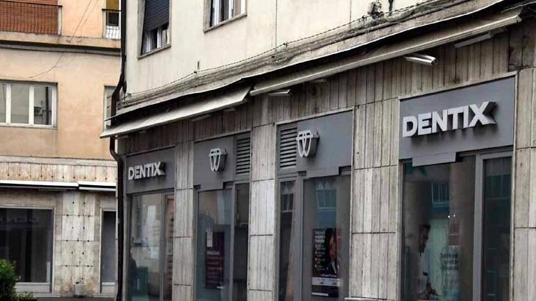 La sede Dentix chiusa a Massa