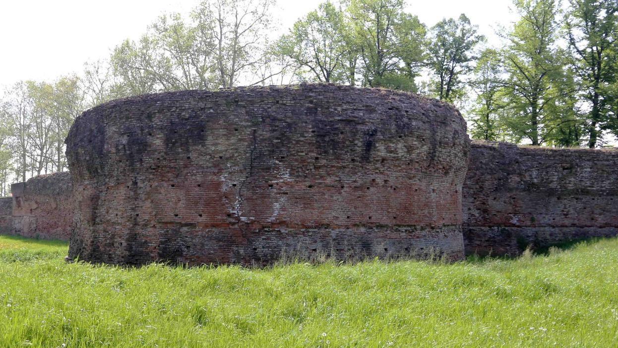 Ferrara, al via il restauto dei fornici: il progetto Mura al decollo