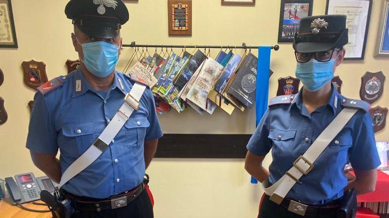 Sull'auto sportiva con un etto di cocaina sotto al sedile: arrestati in due
