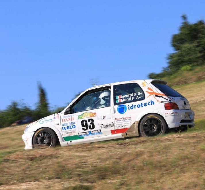 Sandro Incerpi e Paolo Monti, sui sedili della Peugeot 106 di classe K10