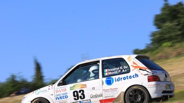 Sandro Incerpi e Paolo Monti, sui sedili della Peugeot 106 di classe K10