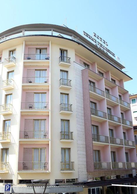 L’Hotel Terme Pellegrini in piazza del Popolo, uno dei tre la cui proprietà è stata colpita dal sequestro