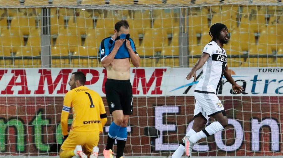Primo il Napoli, poi la Juve Ultimo il Parma, che lancia per sfruttare Gervinho
