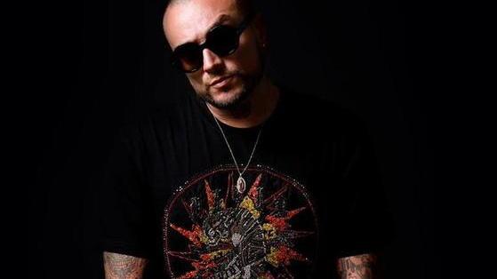 Nella hit-parade dei vinili il rapper sfida i Pink Floyd