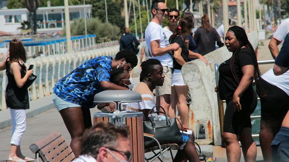 Diciottenne disperso in mare dopo essersi tuffato dal pontile