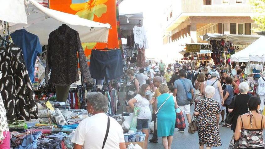 Tanta gente alla Festa in piazza degli ambulanti