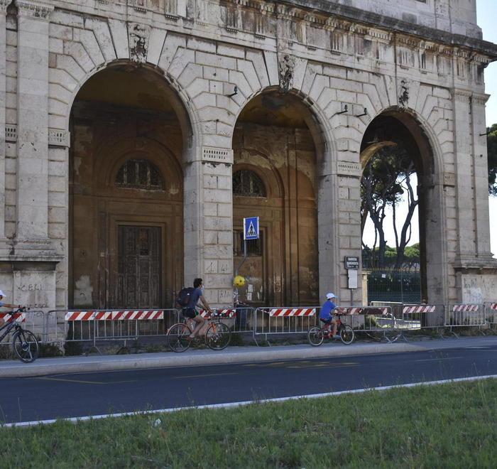 Margherita, la “nonna” nobile di Livorno che non riesce a liberarsi dalle transenne