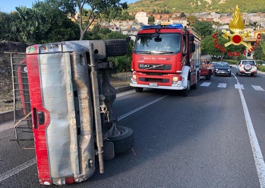 Scontro sulla circonvallazione, tre feriti portati al San Francesco