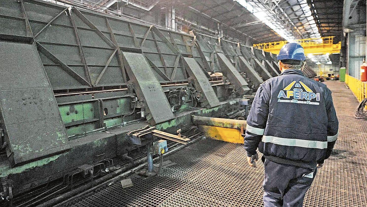 Jsw non paga fatture per un milione di euro: indotto dell'acciaio in allarme, 150 posti a rischio 