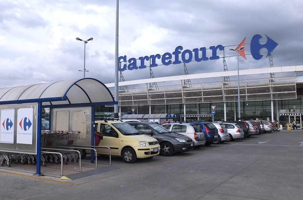 Carrefour, un gps sull’auto del dipendente per controllarlo. Il tribunale: è illegittimo 