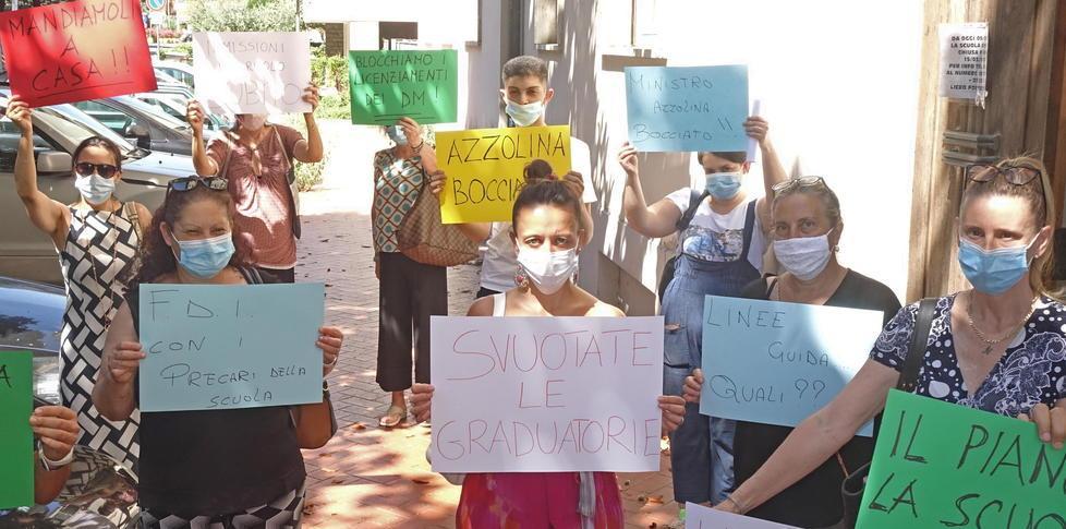 «Scuola, no ai tagli e alle classi pollaio» La destra protesta 