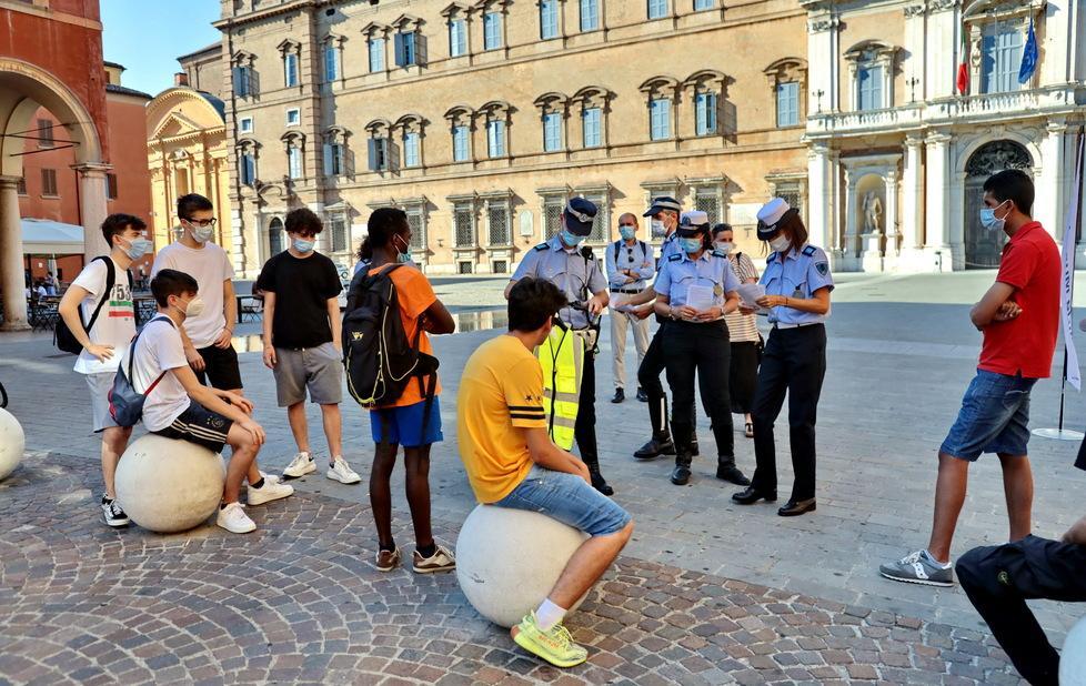 Un infopoint sui monopattini