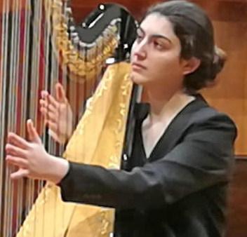 Concerto d’arpa nel cortile