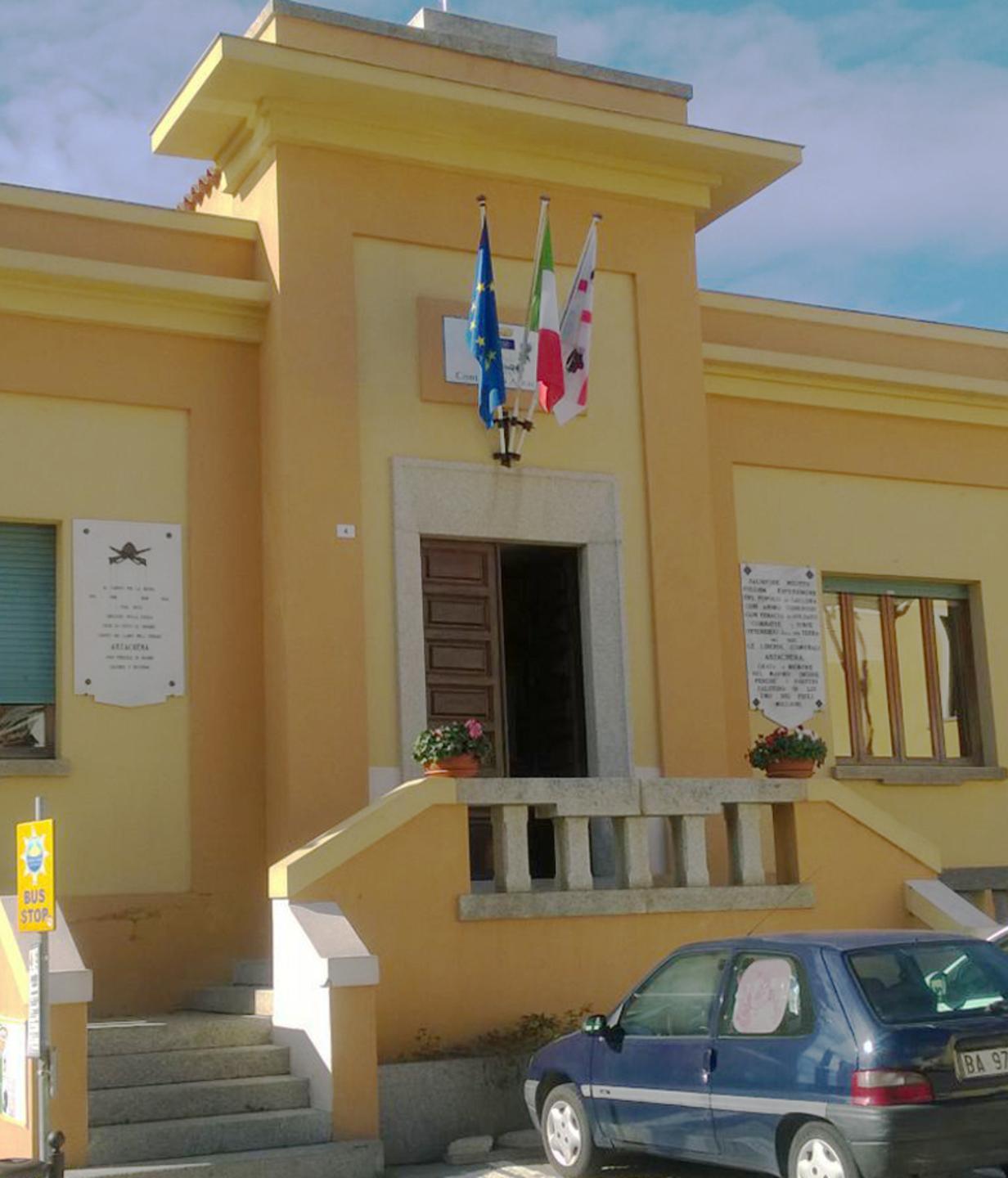 Riaprono gli uffici comunali obbligo di mascherine e distanza