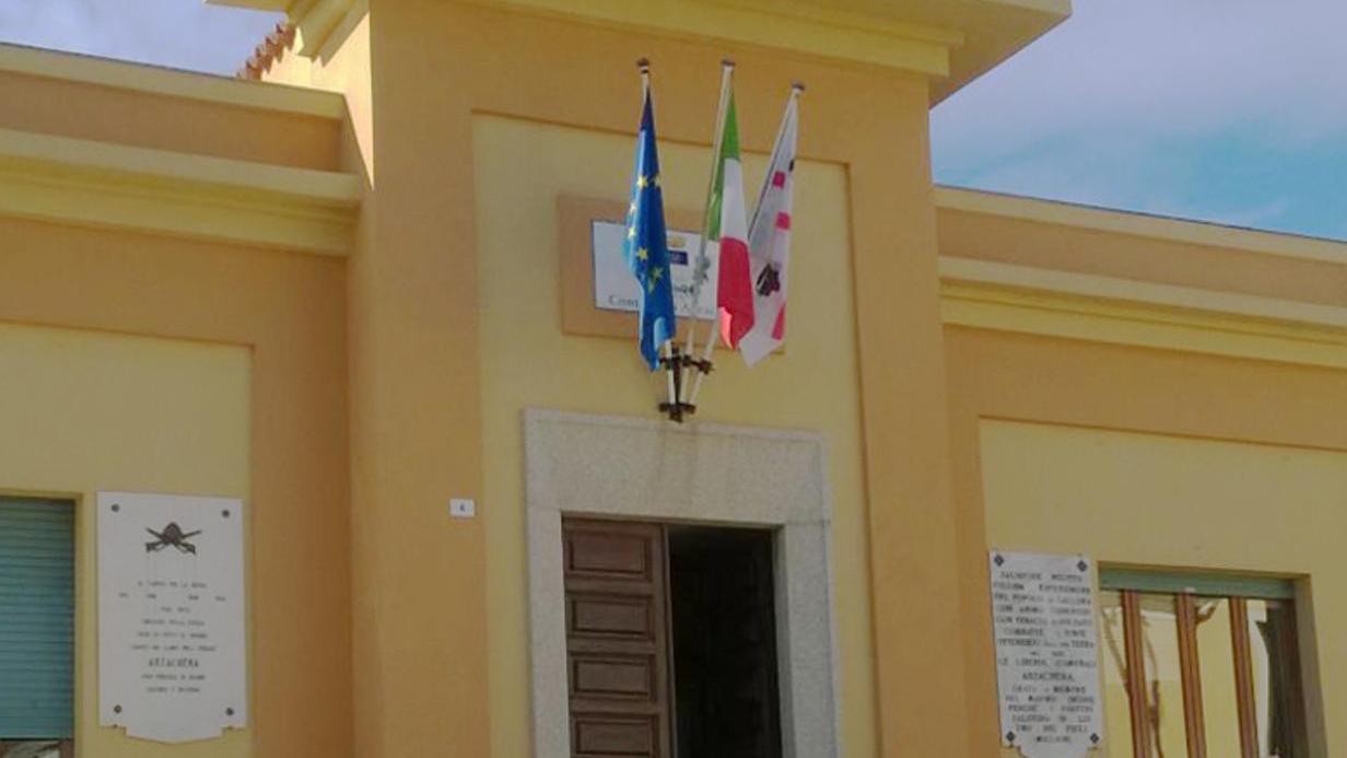 Riaprono gli uffici comunali obbligo di mascherine e distanza